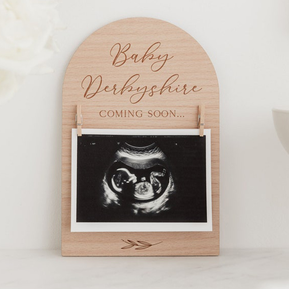パーソナライズされた妊娠発表サイン |   木製出産予定日プ - Engraved Wood Frame のレビューと価格
